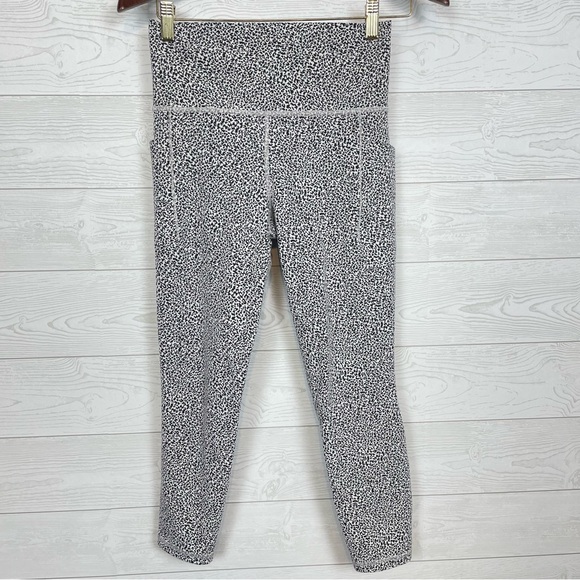 Athleta Salutation Stash II Textured Tights Size Small - Picture 2 of 8